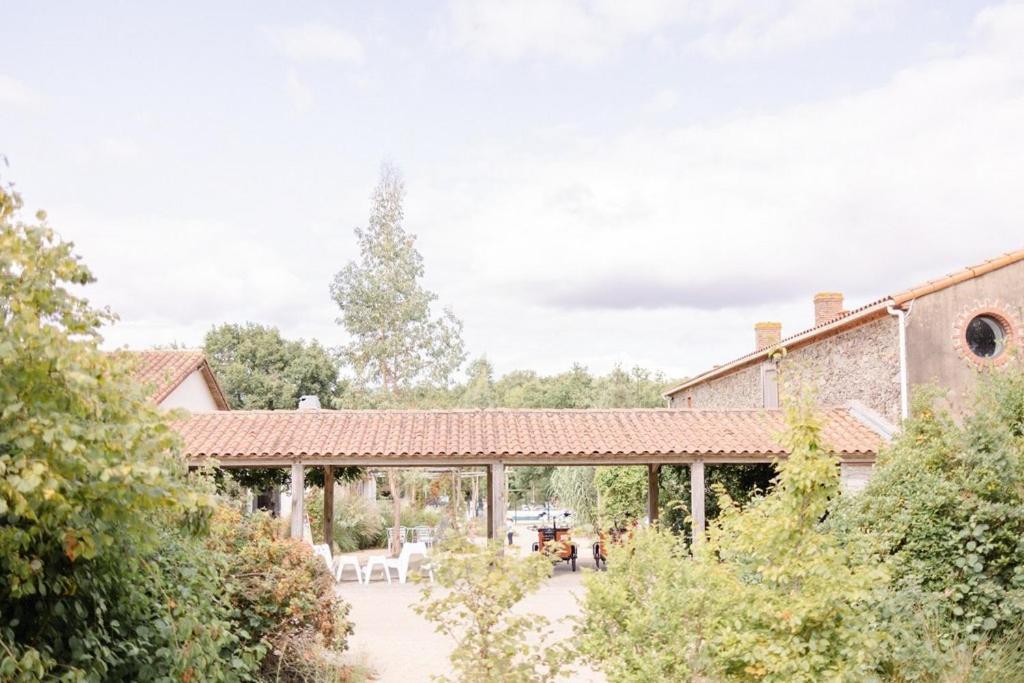 ホテル Domaine De L'Oiseliere Chauché エクステリア 写真